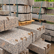 Гранитный бордюр дорожный Южно-Султаевский